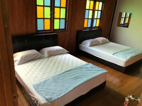 Kampung Terang House | Quadruple Traditional Wooden GuestHouse