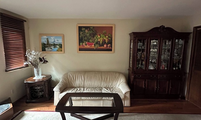 Old Seward - Oceanview House | Quaint 3-bedroom house in Anchorage