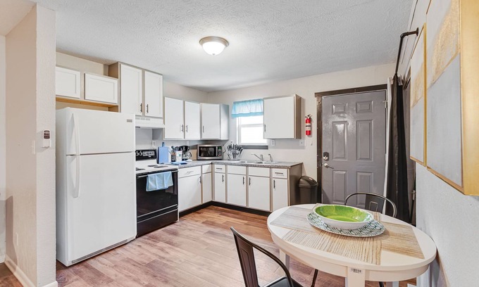 Kokomo Condo | Quaint and relaxing get away in City of first