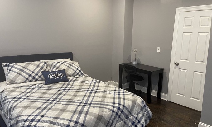 Ampere Apartment | Quaint and Relaxing Rooms