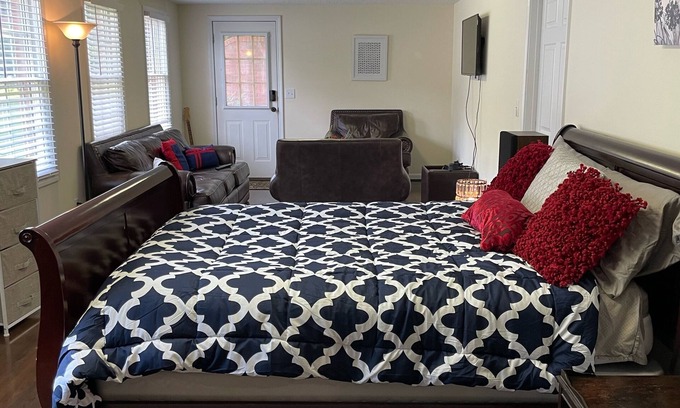 Clarkdale House | Quaint and Tranquil- Ideal for business consultants or visitors for KSU games.