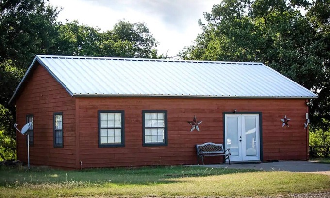 Jacksboro Cabin | Quaint Cabin Experience in Jacksboro