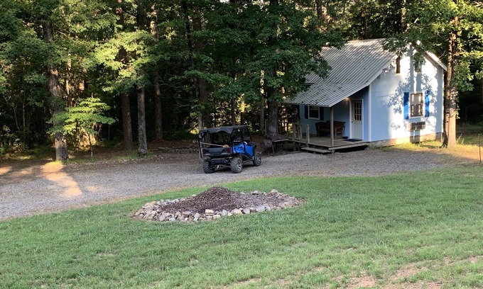 Dover Cabin | Quaint cabin in the heart of the Ozark Mountains.