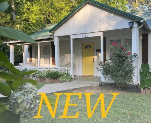 Bremen House | Quaint City Cottage Bremen, Ga