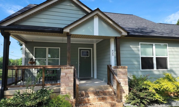 Waxhaw House | Quaint Condo in Waxhaw. Walking distance to all attractions!