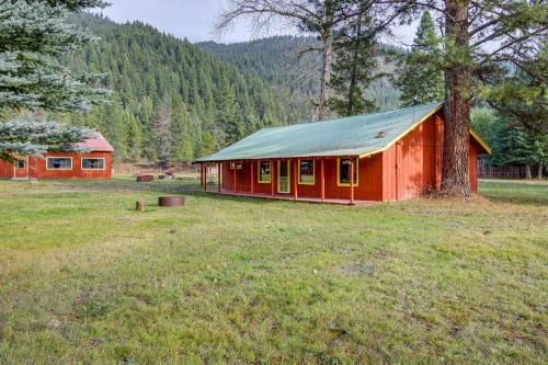De Borgia House | Quaint DeBorgia Retreat Black Diamond Guest Ranch
