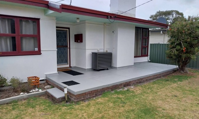 Walpole House | Quaint Family Home in Walpole with sleep-out