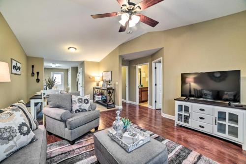 Murray Apartment | Quaint Family Home Near Downtown Murray and MSU