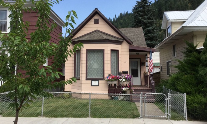 Wallace Cottage | Quaint historic mining town nestled in the mountains between two ski resorts.