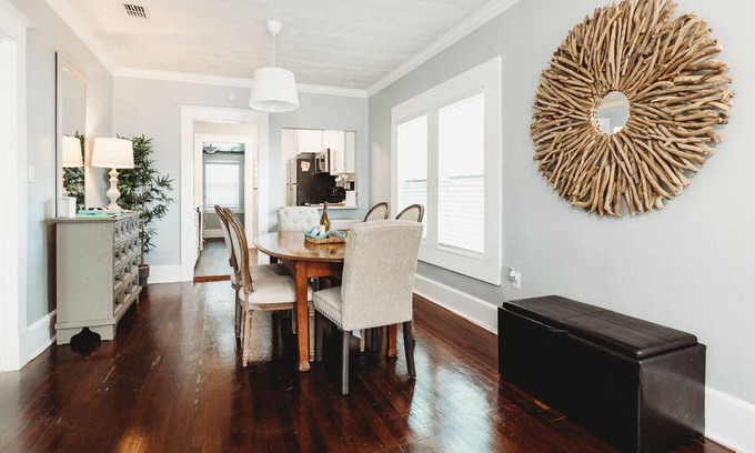 Historic Uptown House | Quaint Historic Upstairs Apartment in downtown St Pete!