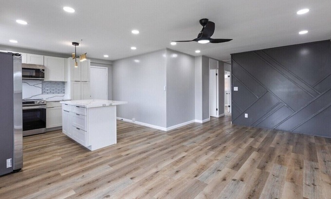 Ewa House | Quaint Home Close to Beach