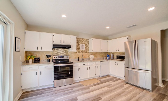 San Antonio House | Quaint home, quiet area, near Sea World