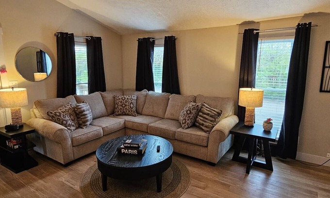 Lindenwald House | Quaint Liberty Township Remodeled Home