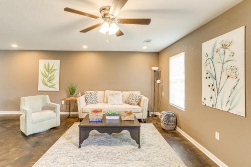 Pocahontas House | Quaint Pocahontas Townhome, Central Location!