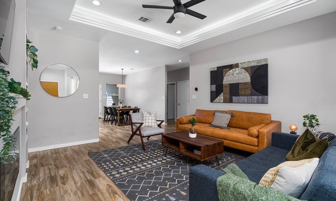 Bastrop House | Quaint ranch home with chic finishes & large patio/yard