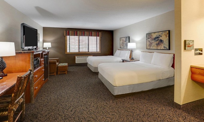 Quincy Hotel | Quaint Riverside Retreat w/Indoor-Outdoor Pool! Free On-site Parking