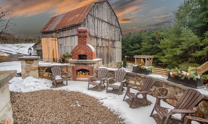 Cannifton House | Quaint Rural Property Nestled in historic Halloway Heights