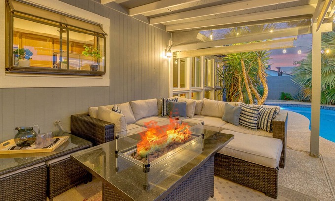 Scottsdale House | Quaint Scottsdale Spectacular Pool & Hot Tub Home!