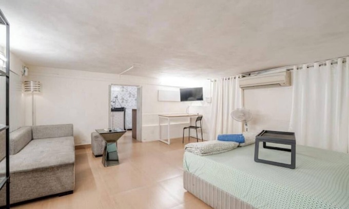 Pali Hill Apartment | Quaint studio in Bandra W. Pali Hill