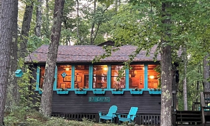West Newfield Cottage | Quaint Summer Vacation Home on Beautiful Balch Lake