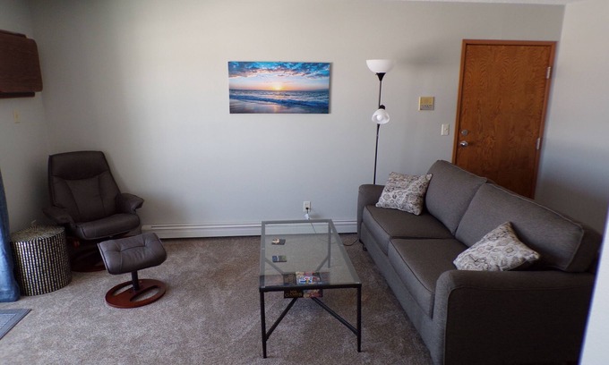Washburn Apartment | Quaint updated apartment overlooking the Bay