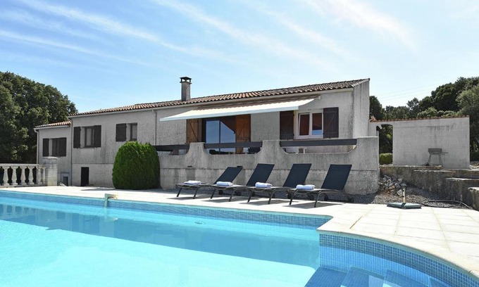 Argelliers Villa | Quaint Villa in Argelliers with Private Swimming Pool