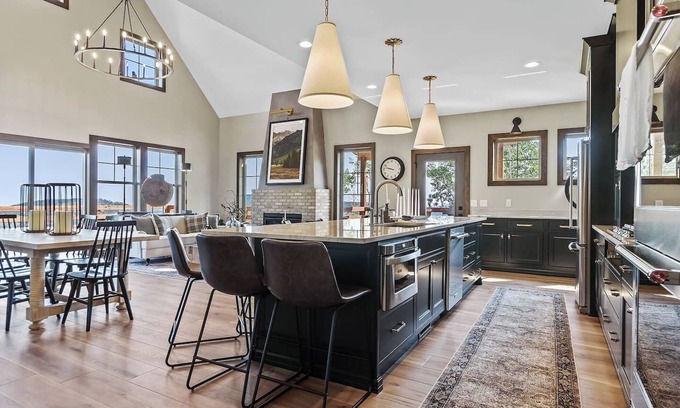 Deadwood Cabin | Quaking Aspen Heights