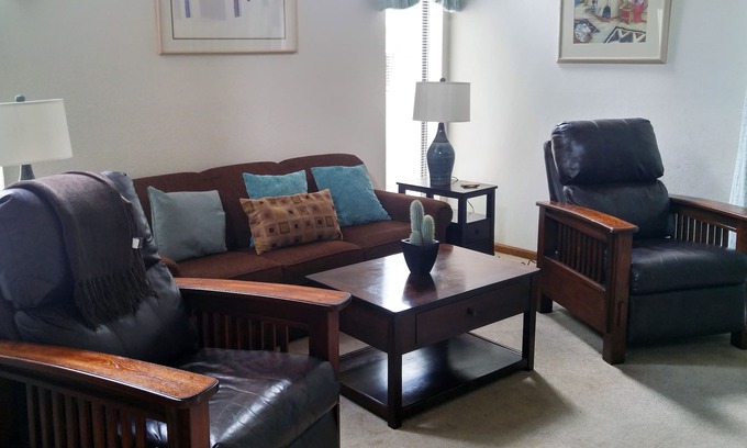 Pinetop Villa | Quality Hill Resort Villa, sleeps six, full kitchen, dining room, private patio