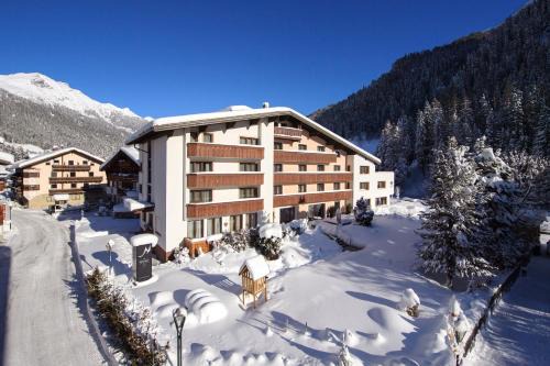 Sankt Anton am Arlberg Hotel | "Quality Hosts Arlberg Hotel Garni Mössmer"