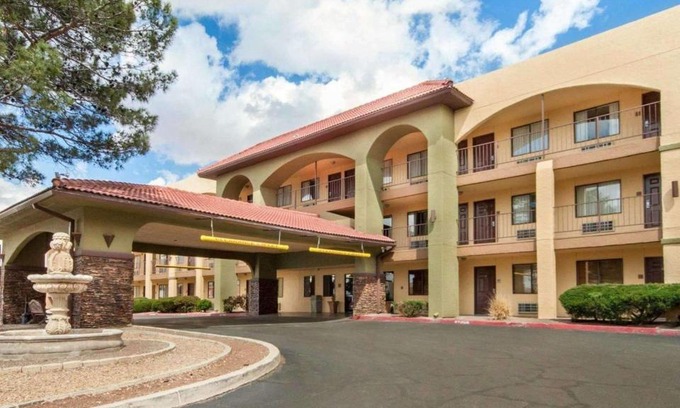 Biggs Field Hotel | Quality Inn Airport East
