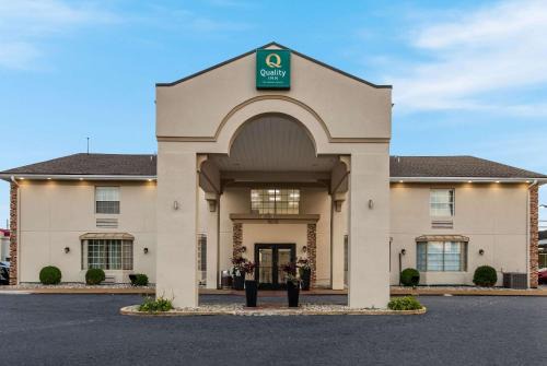 Airport Township Hotel | Quality Inn Airport