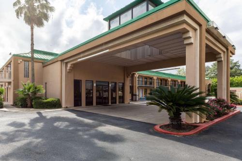Alexandria Hotel | Quality Inn Alexandria