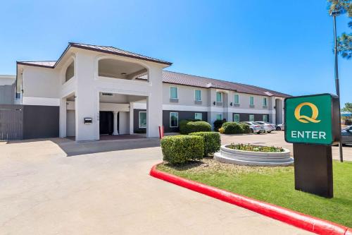 Bastrop Hotel | Quality Inn Bastrop