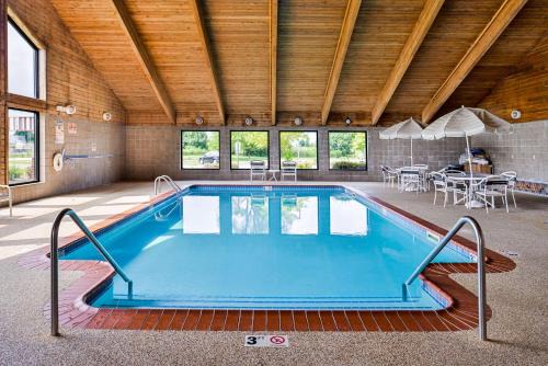 Bolingbrook Hotel | Quality Inn Bolingbrook I-55