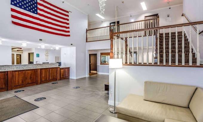 Calvert City Hotel | Quality Inn Calvert City - Paducah East