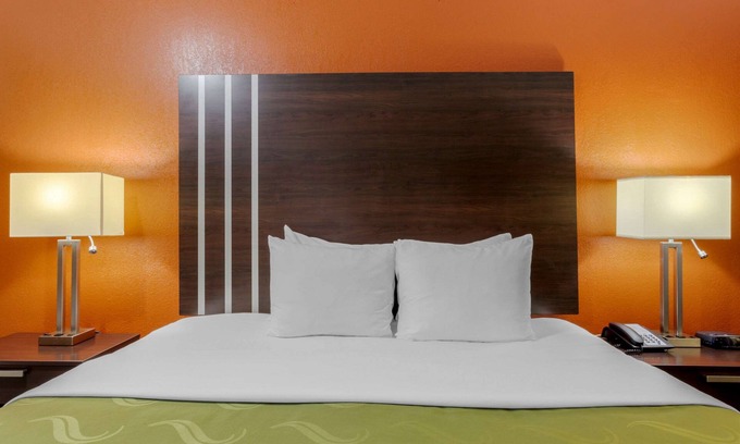 Summit Station Hotel | Quality Inn Columbus - East