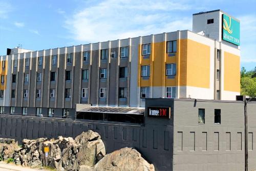Sudbury Hotel | Quality Inn & Conference Centre Downtown Sudbury