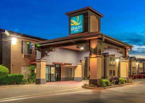 Forest Hill Hotel | Quality Inn Forest Hill - Fort Worth South