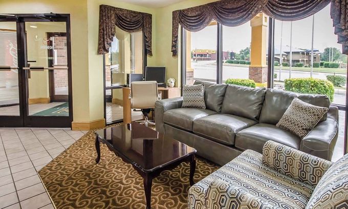 Franklin Hotel | Quality Inn Franklin South