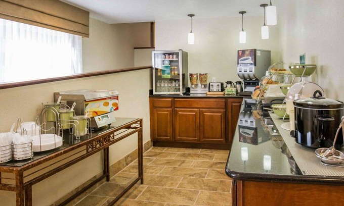 Gillette Hotel | Quality Inn Gillette I-90 East