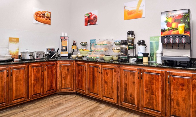 Joplin Hotel | Quality Inn Joplin I-44