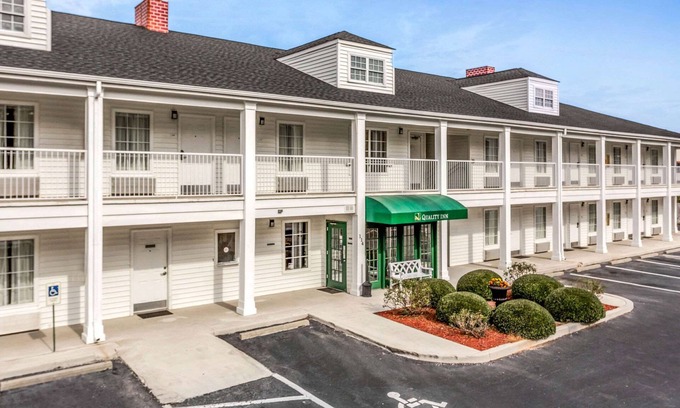 Lancaster Hotel | Quality Inn Lancaster