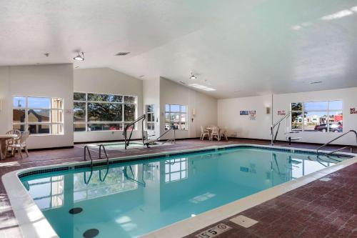 Lincoln Hotel | Quality Inn Lincoln Cornhusker