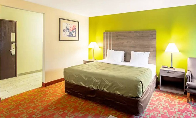 Milwaukee Hotel | Quality Inn Milwaukee Route 45