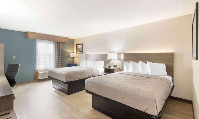 Newton Hotel | Quality Inn Newton at I-80