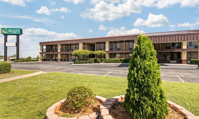 Paris Hotel | Quality Inn Paris Texas