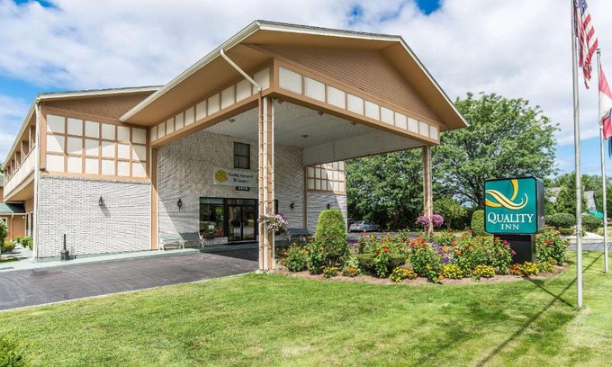 Shelburne Hotel | Quality Inn Shelburne - Burlington