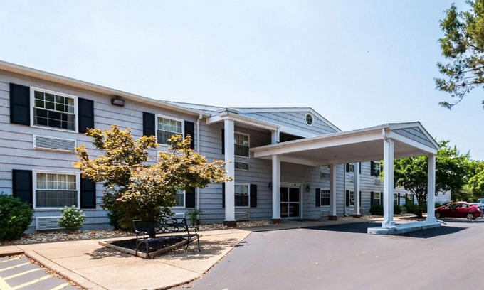 Solomons Hotel | Quality Inn Solomons - Beacon Marina