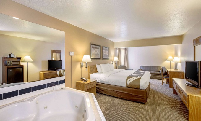 Storm Lake Hotel | Quality Inn - Storm Lake