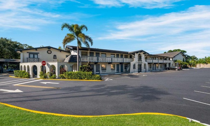 Altamonte Springs Hotel | Quality Inn & Suites Altamonte Springs Orlando-North